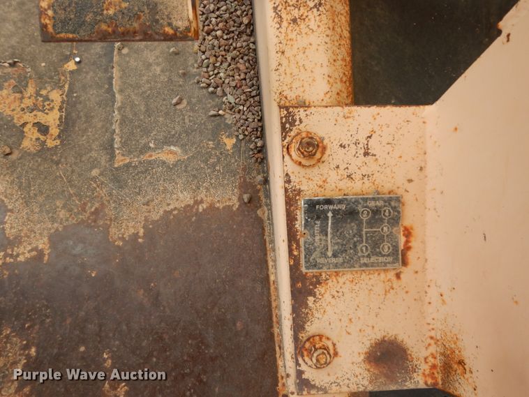 image for item DC2141 Entyre  chip spreader