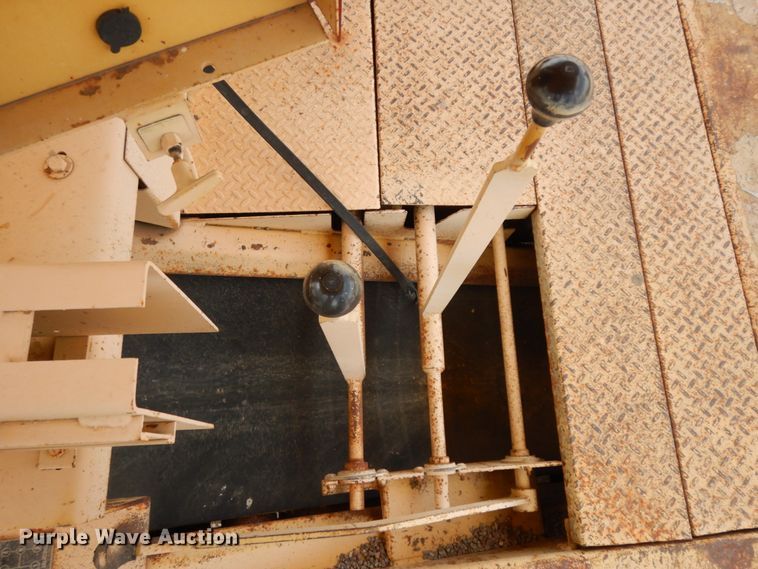 image for item DC2141 Entyre  chip spreader