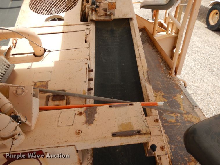 image for item DC2141 Entyre  chip spreader