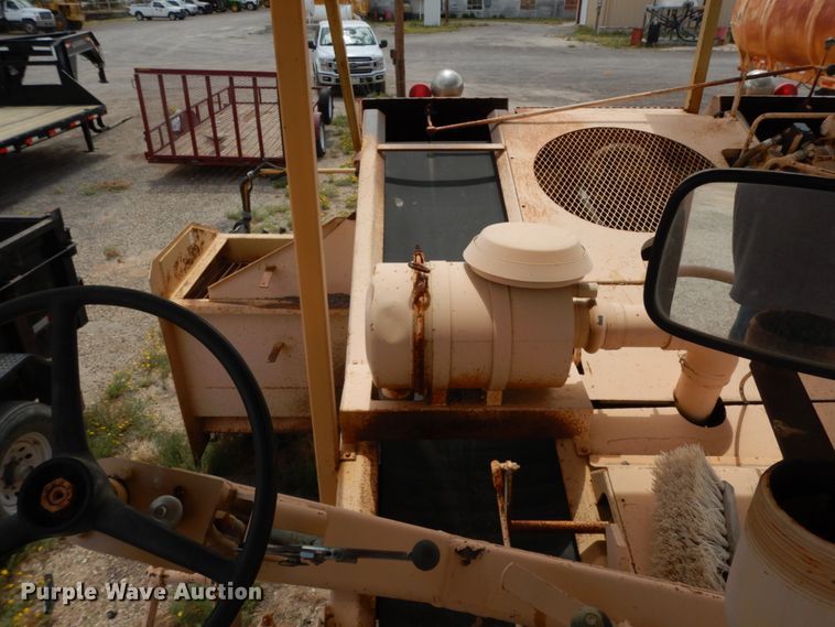 image for item DC2141 Entyre  chip spreader