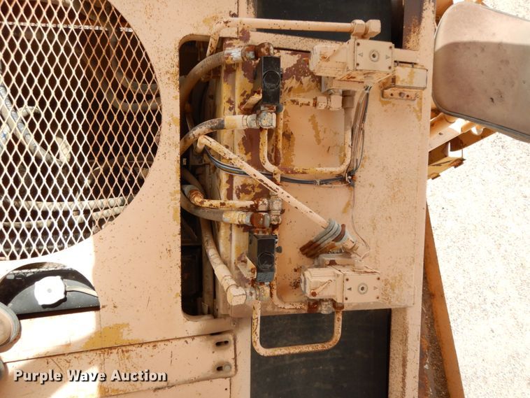 image for item DC2141 Entyre  chip spreader