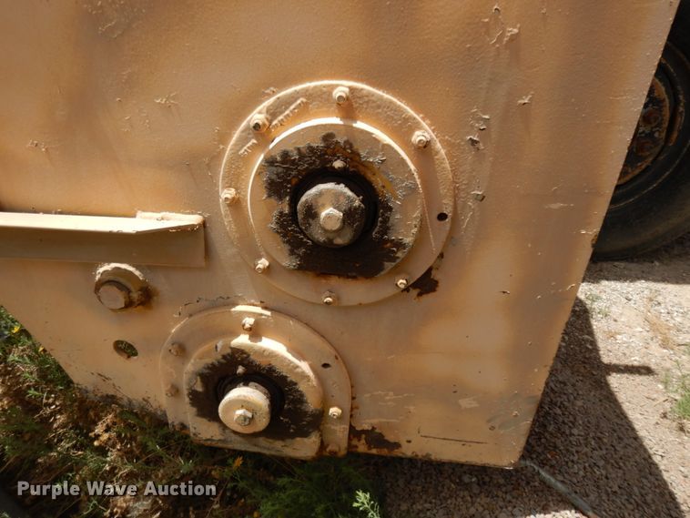 image for item DC2141 Entyre  chip spreader