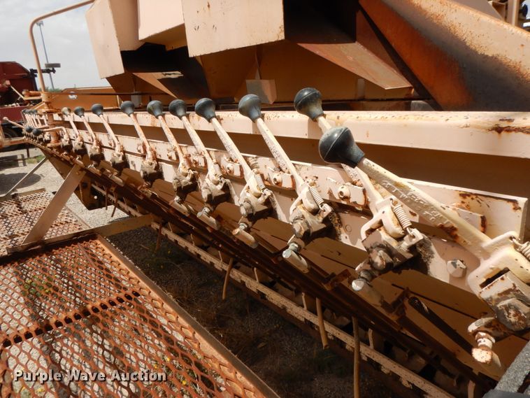 image for item DC2141 Entyre  chip spreader