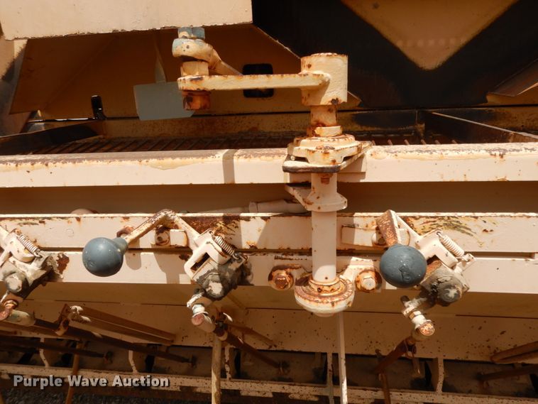 image for item DC2141 Entyre  chip spreader