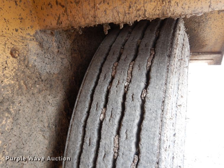 image for item DC2141 Entyre  chip spreader