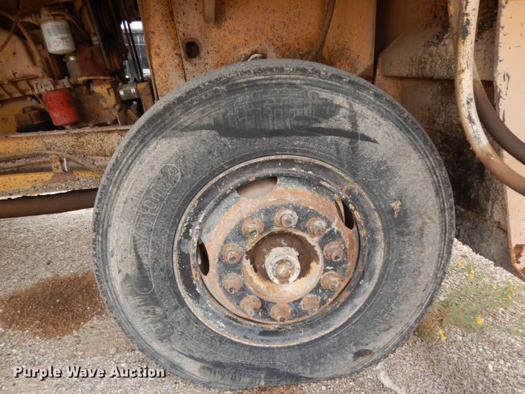 image for item DC2141 Entyre  chip spreader