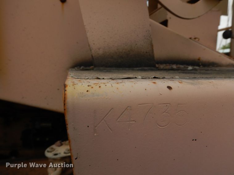 image for item DC2141 Entyre  chip spreader