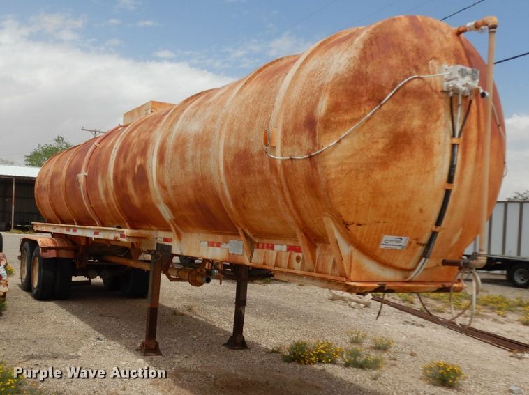 image for item DC2144 1980  RD-M tank trailer