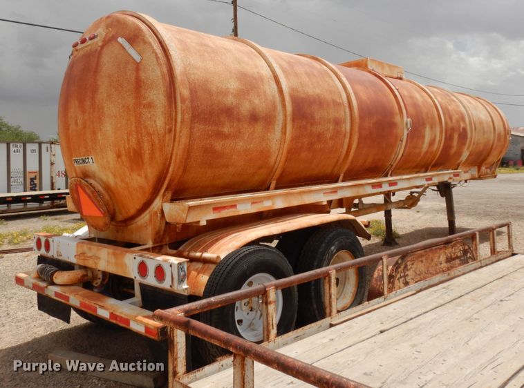 image for item DC2144 1980  RD-M tank trailer