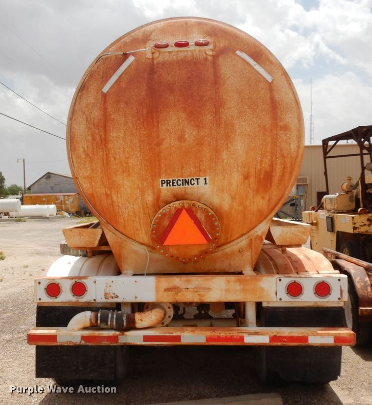 image for item DC2144 1980  RD-M tank trailer