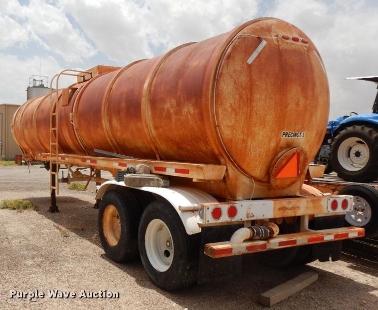 image for item DC2144 1980  RD-M tank trailer