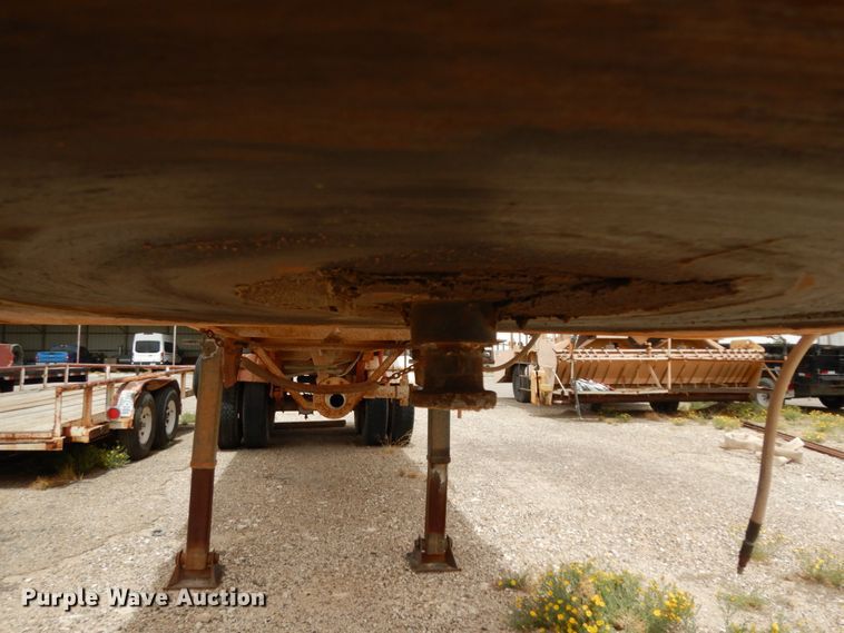 image for item DC2144 1980  RD-M tank trailer