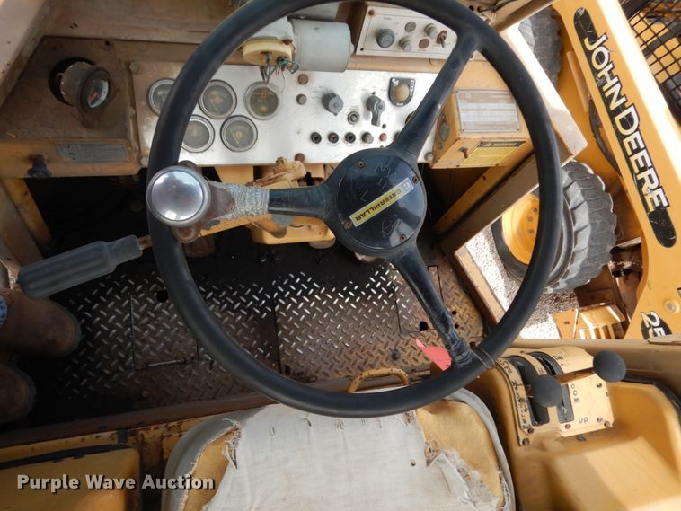 image for item DC2150 1984 Caterpillar 930  wheel loader