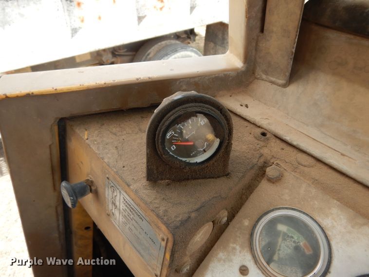 image for item DC2150 1984 Caterpillar 930  wheel loader