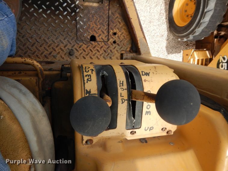 image for item DC2150 1984 Caterpillar 930  wheel loader