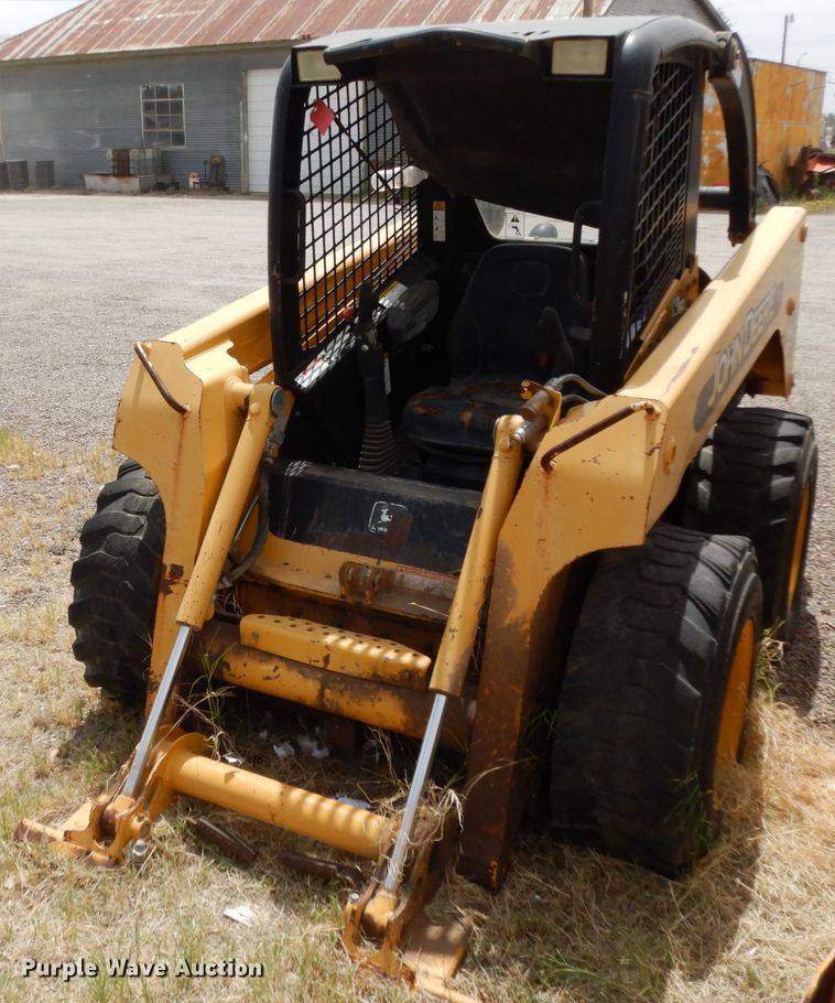 image for item DC2151 2003 John Deere 250  skid steer loader