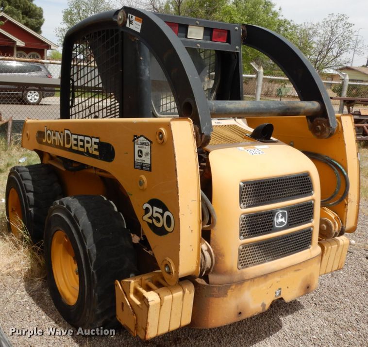 image for item DC2151 2003 John Deere 250  skid steer loader