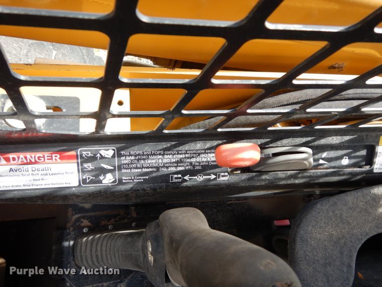 image for item DC2151 2003 John Deere 250  skid steer loader