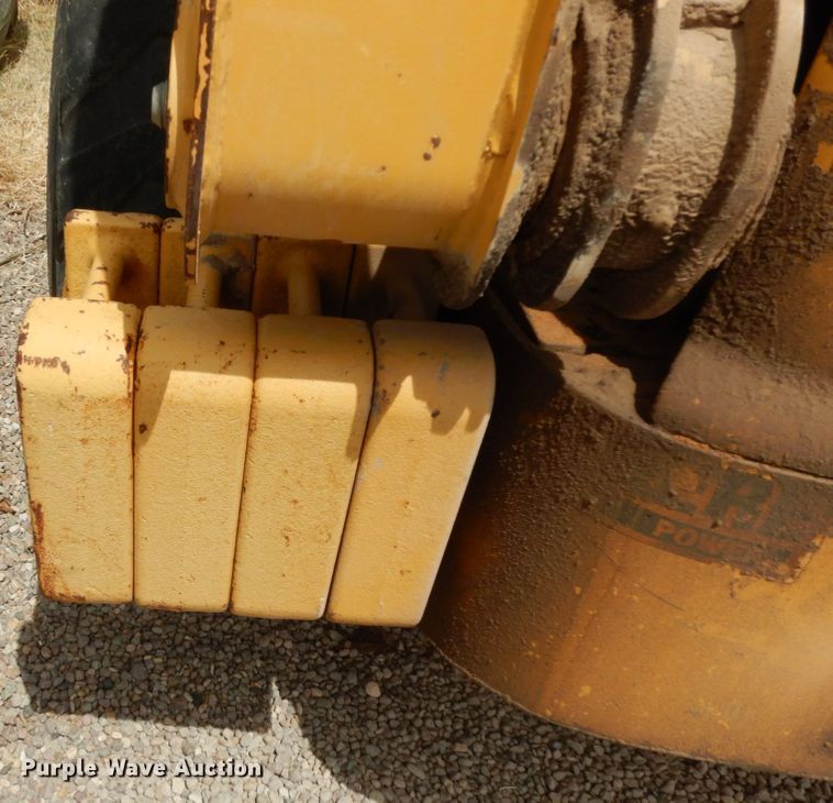 image for item DC2151 2003 John Deere 250  skid steer loader