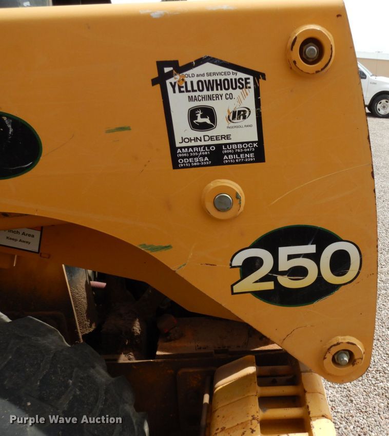 image for item DC2151 2003 John Deere 250  skid steer loader