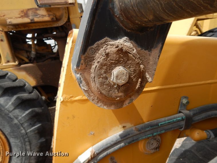 image for item DC2151 2003 John Deere 250  skid steer loader