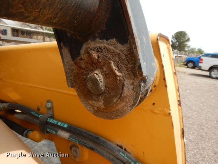 image for item DC2151 2003 John Deere 250  skid steer loader