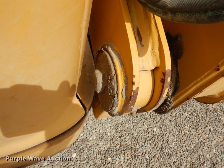 image for item DC2151 2003 John Deere 250  skid steer loader