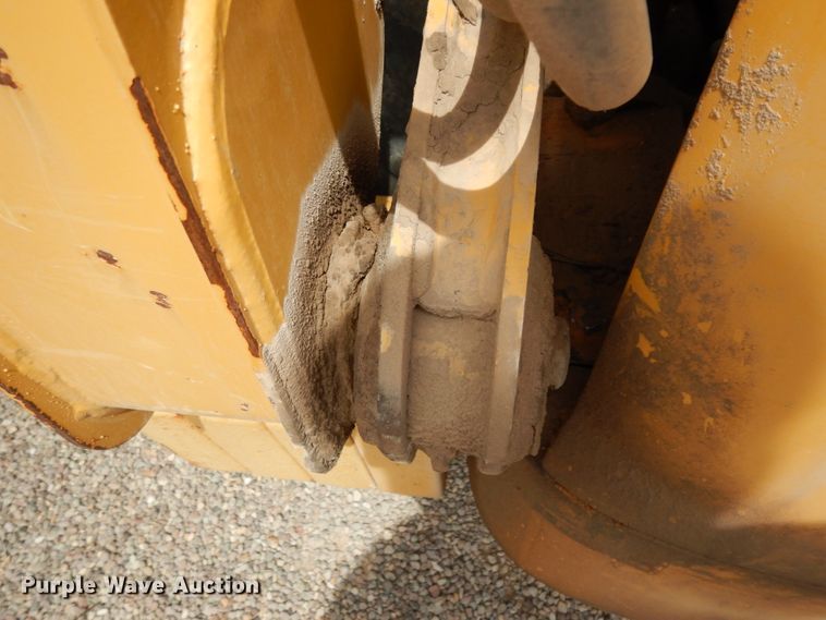 image for item DC2151 2003 John Deere 250  skid steer loader