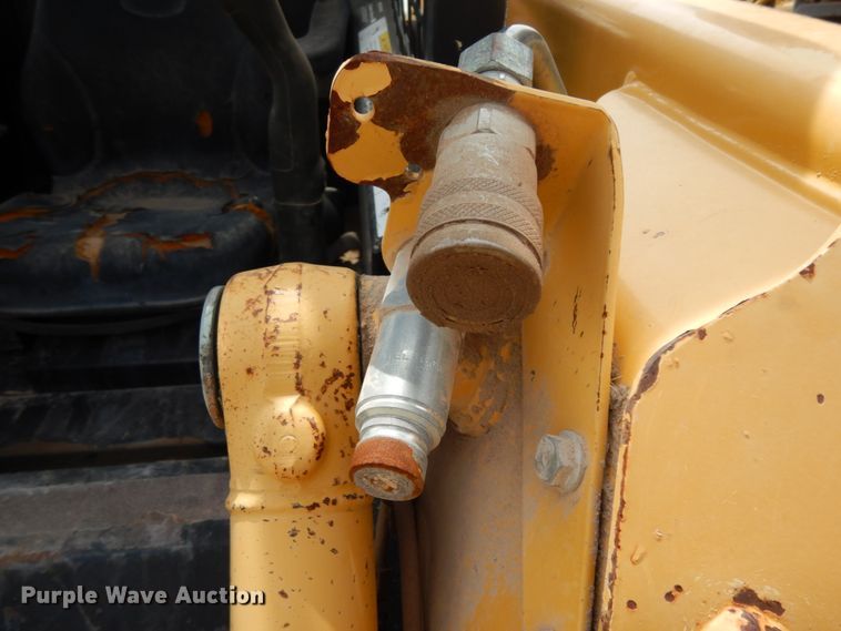 image for item DC2151 2003 John Deere 250  skid steer loader