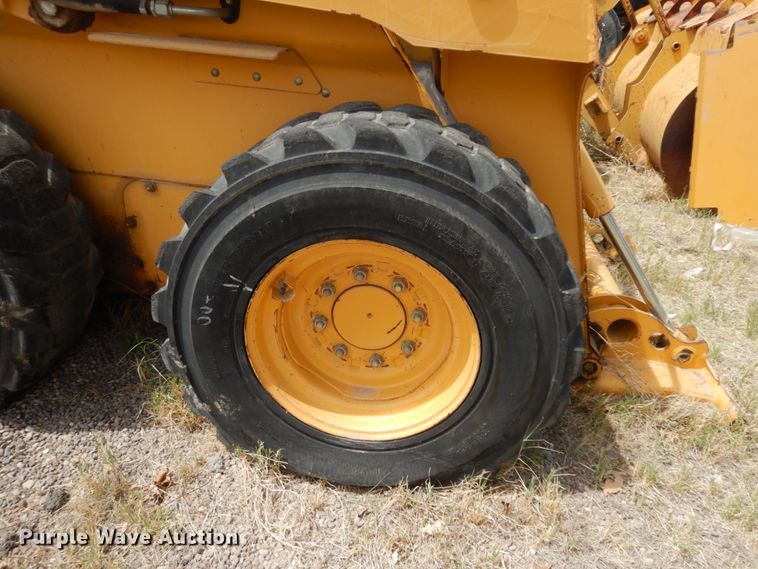 image for item DC2151 2003 John Deere 250  skid steer loader