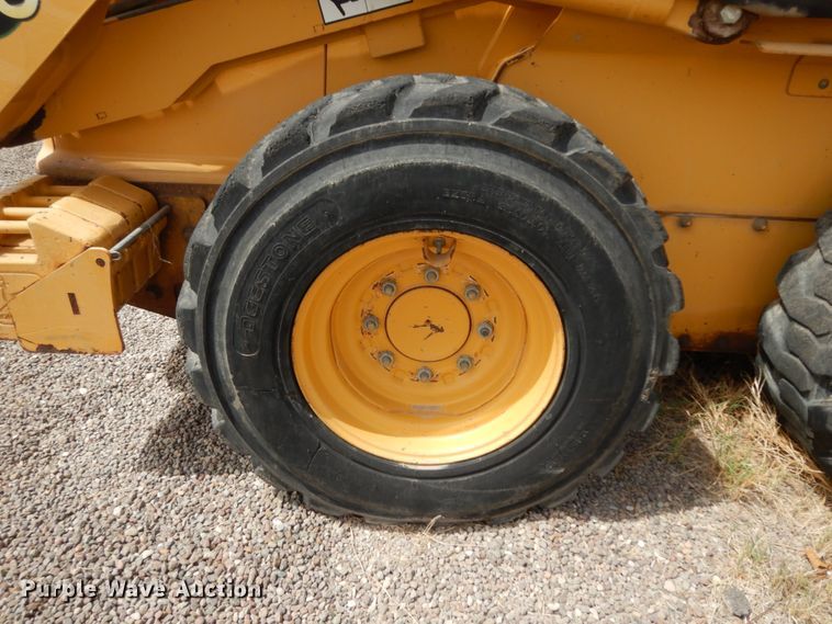 image for item DC2151 2003 John Deere 250  skid steer loader