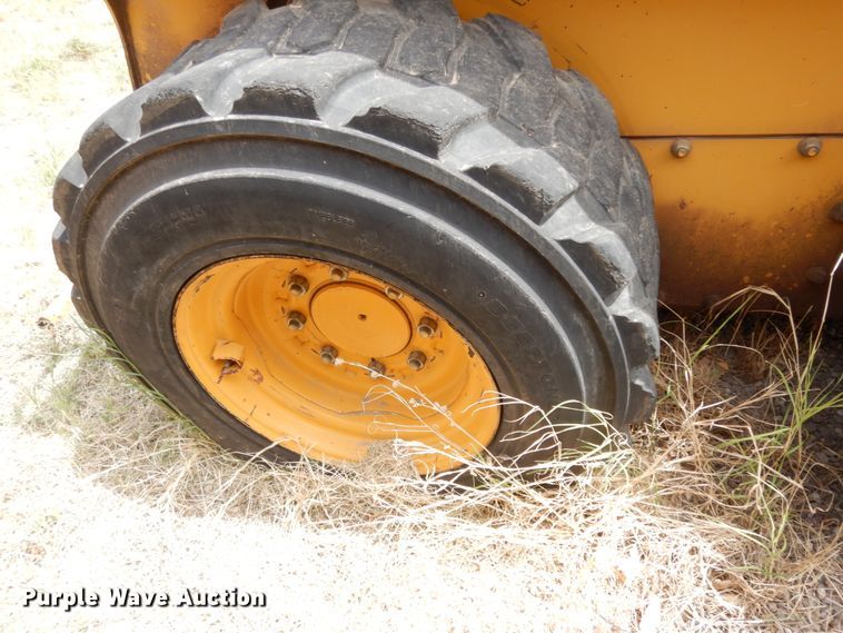 image for item DC2151 2003 John Deere 250  skid steer loader