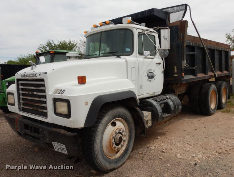image for item DC2155 2001 Mack RD688S  dump truck