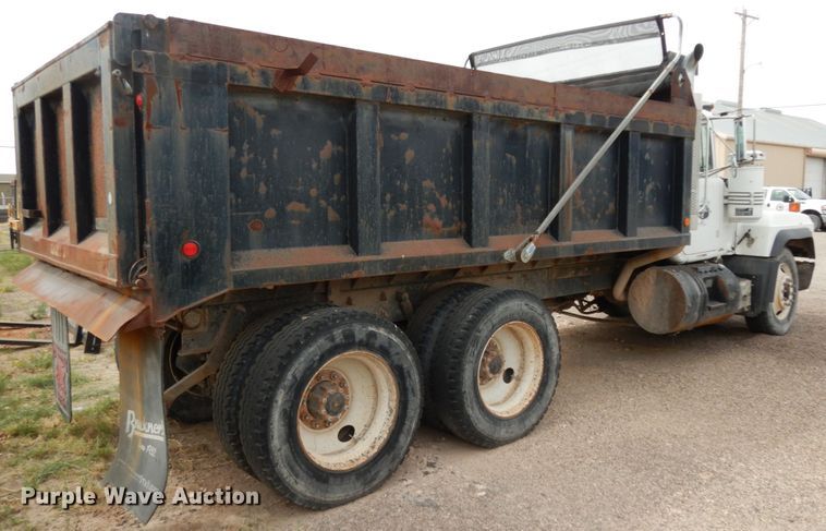 image for item DC2155 2001 Mack RD688S  dump truck