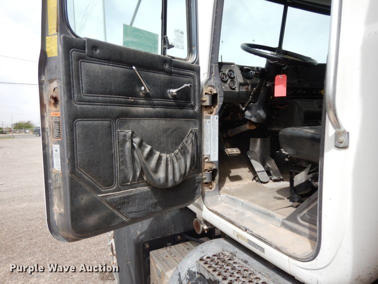 image for item DC2155 2001 Mack RD688S  dump truck