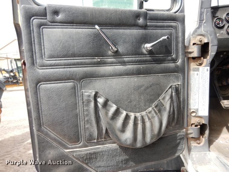 image for item DC2155 2001 Mack RD688S  dump truck