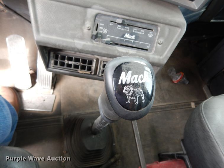 image for item DC2155 2001 Mack RD688S  dump truck