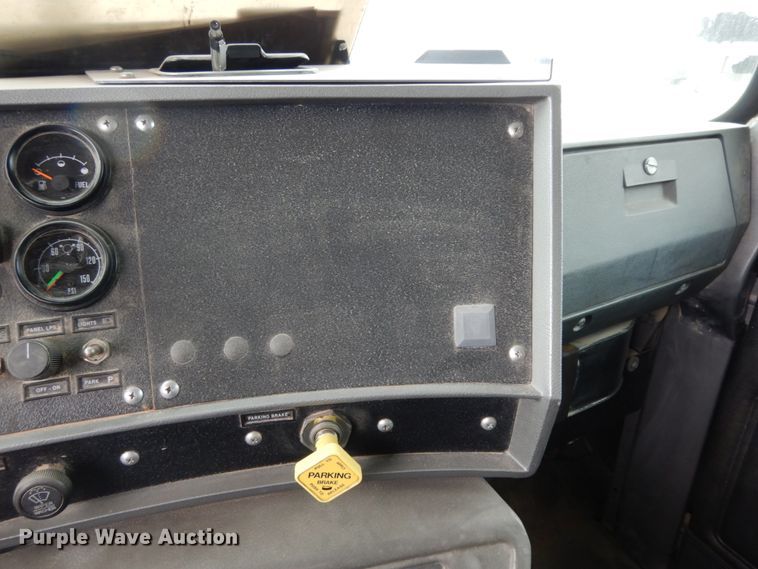 image for item DC2155 2001 Mack RD688S  dump truck