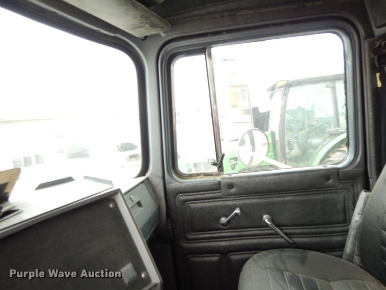 image for item DC2155 2001 Mack RD688S  dump truck