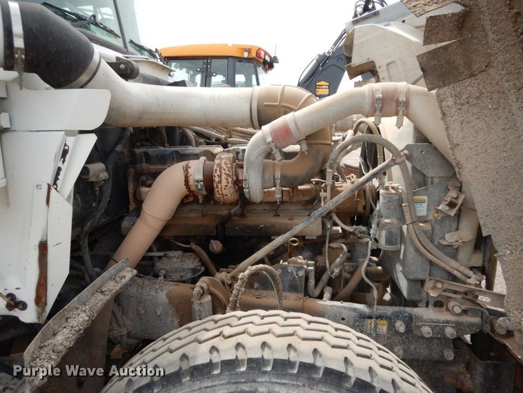 image for item DC2155 2001 Mack RD688S  dump truck