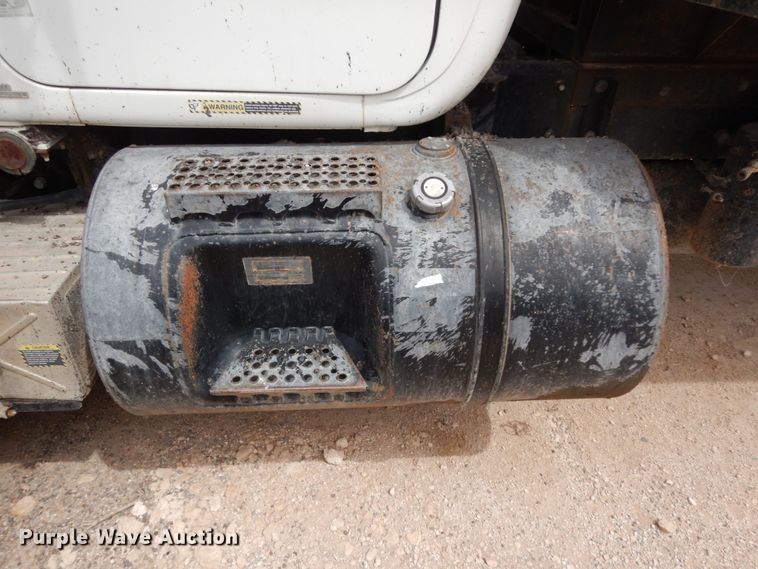 image for item DC2155 2001 Mack RD688S  dump truck