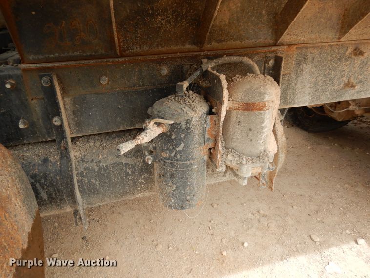 image for item DC2155 2001 Mack RD688S  dump truck