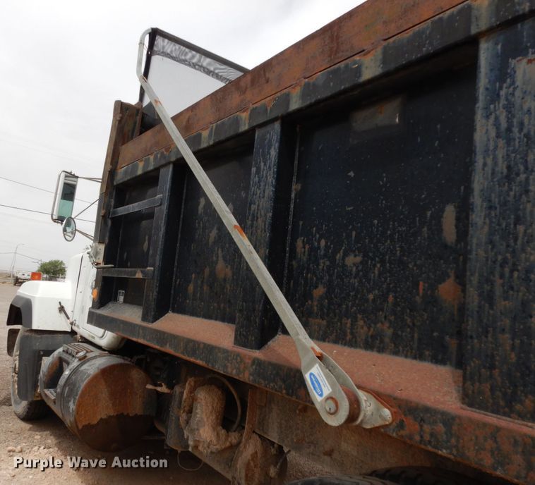 image for item DC2155 2001 Mack RD688S  dump truck