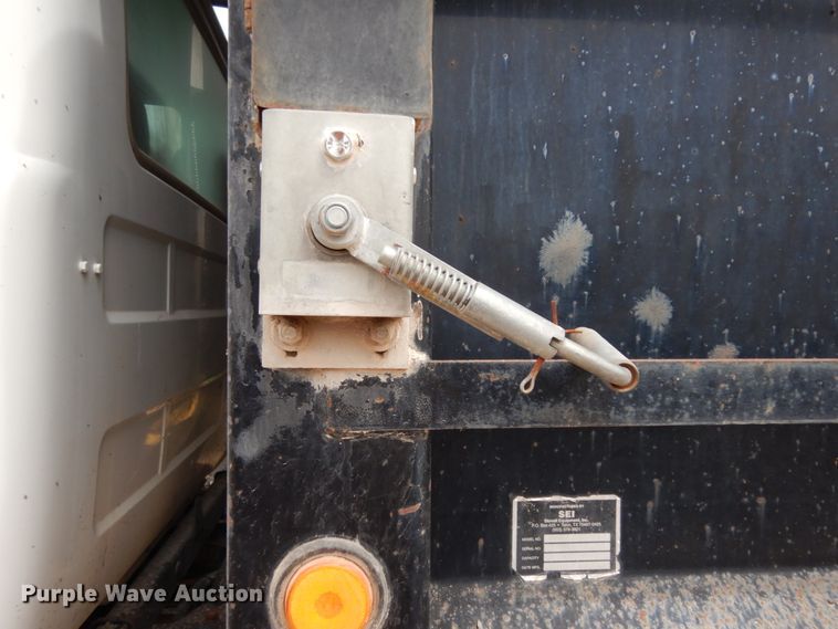 image for item DC2155 2001 Mack RD688S  dump truck