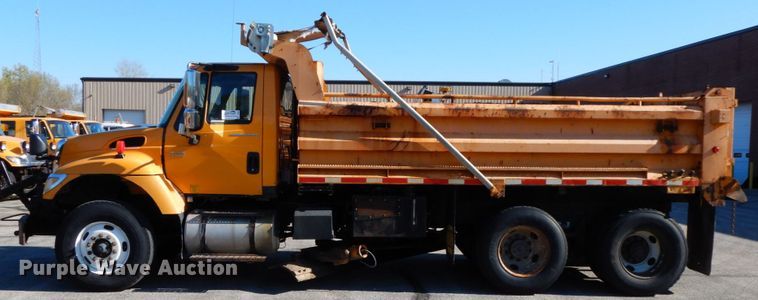 image for item DF6503 2006 International 7400  dump truck