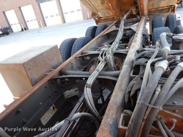 image for item DF6503 2006 International 7400  dump truck