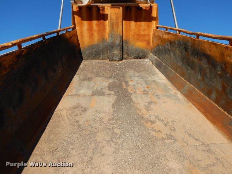 image for item DF6503 2006 International 7400  dump truck