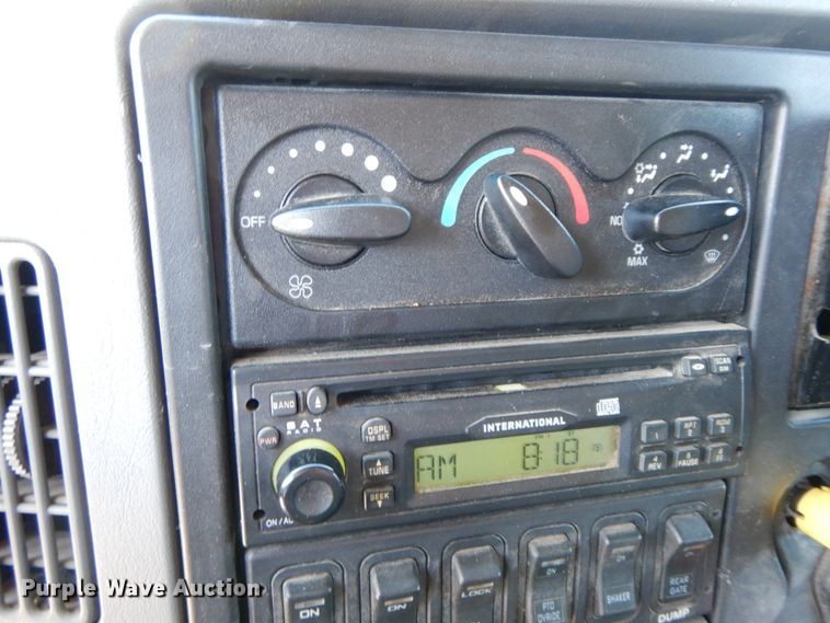 image for item DF6503 2006 International 7400  dump truck