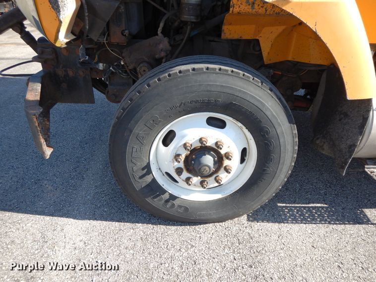 image for item DF6503 2006 International 7400  dump truck