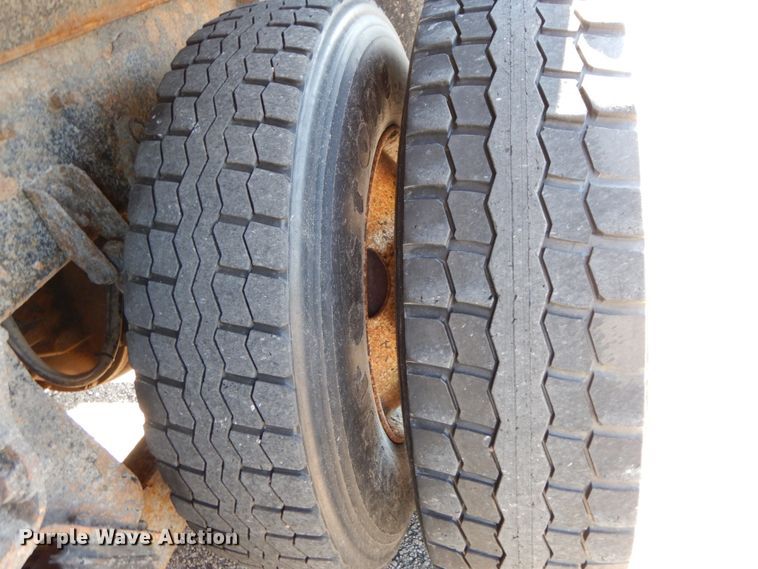 image for item DF6503 2006 International 7400  dump truck